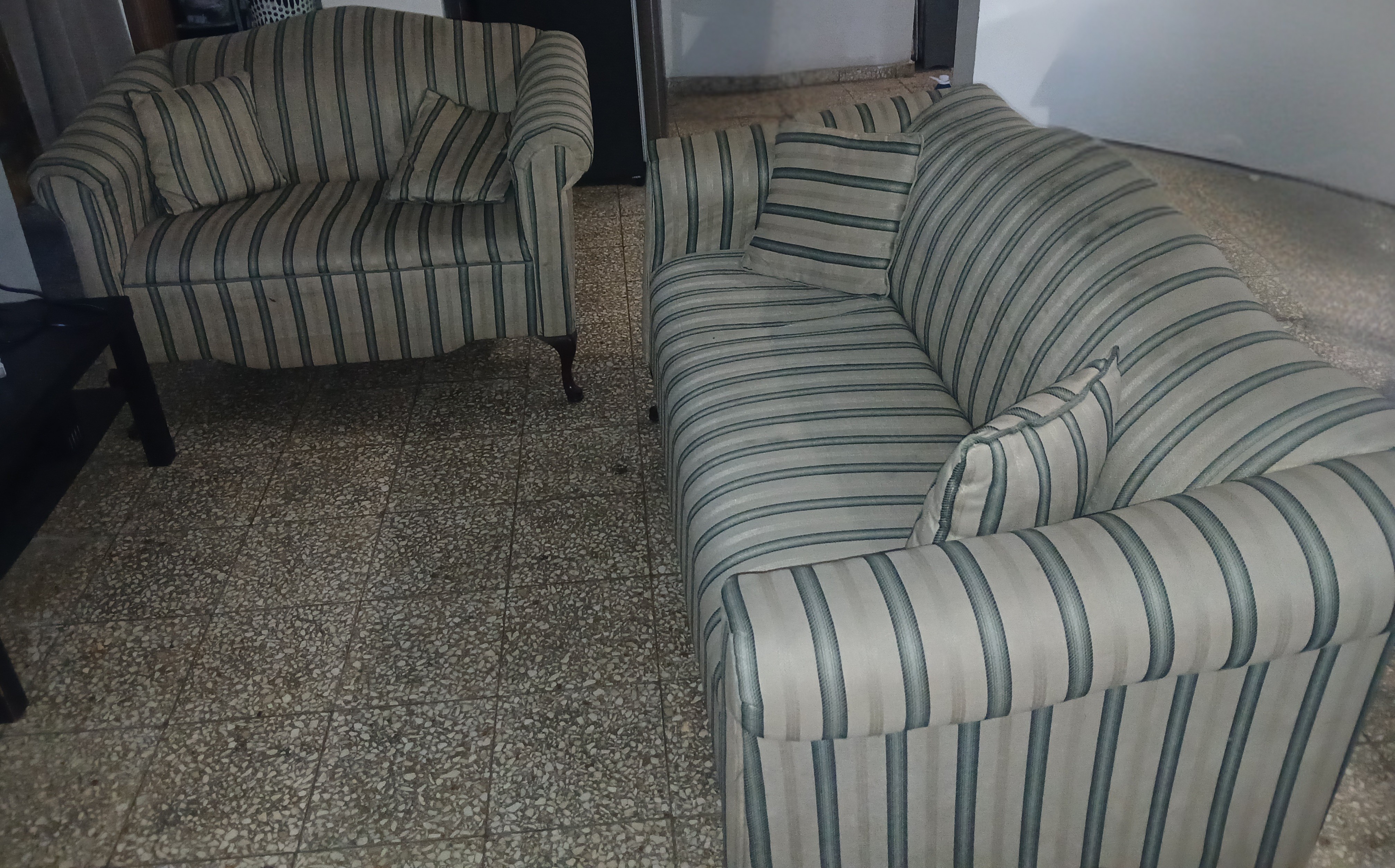 muebles y colchones - Juego de sala 2 muebles tapizados