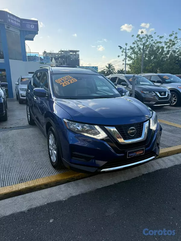 jeepetas y camionetas - Nissan Rogue SV 2020 6