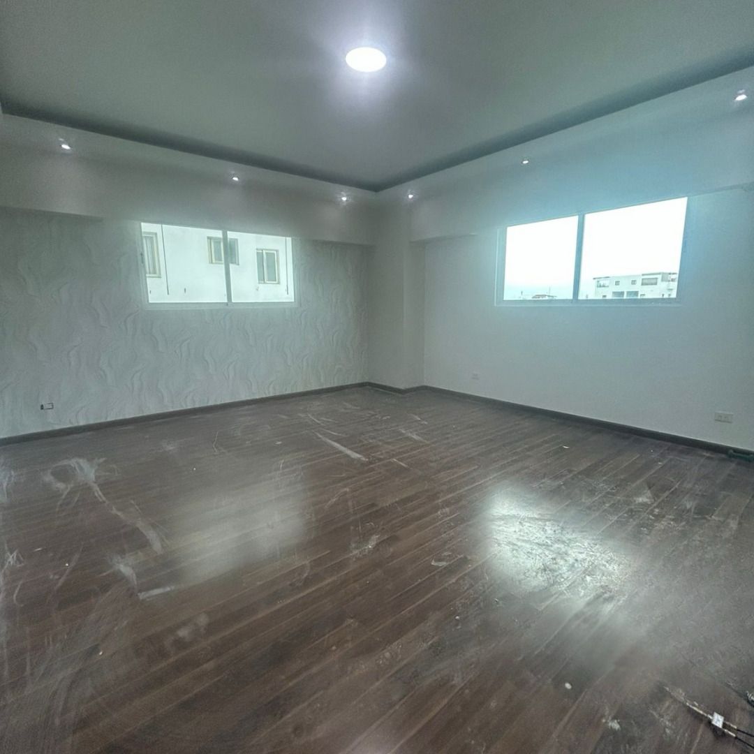apartamentos - Venta de apartamento, piso 7 en Urb. Real 284.64 m 9