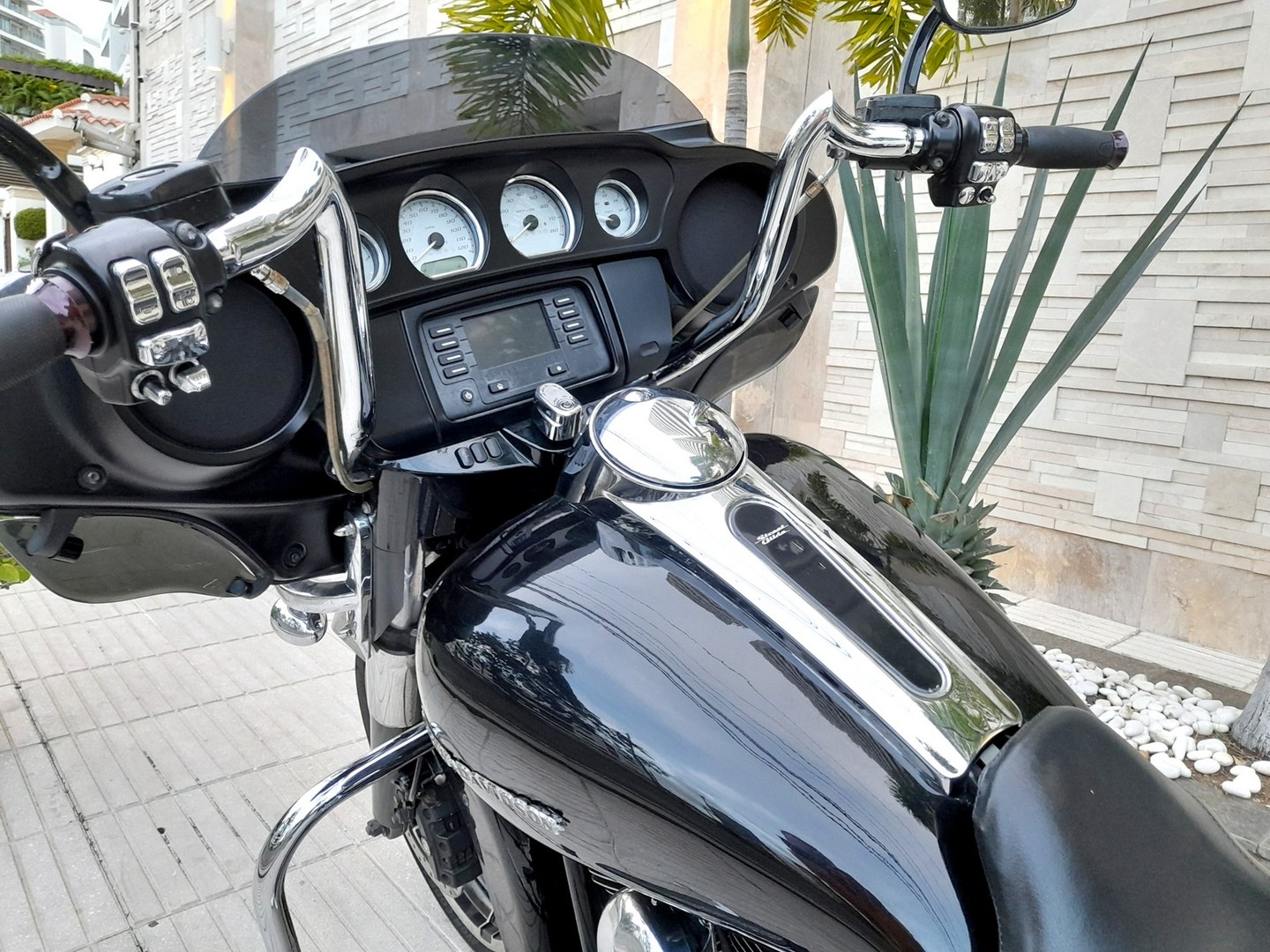 motores y pasolas - Harley Davidson Streetglide 2015 como nueva! 3