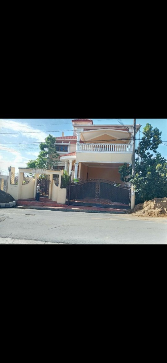 casas - Casa en Ventas en Santo Domingo Norte Resistencial las palmeras