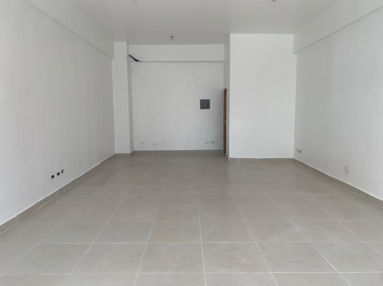 oficinas y locales comerciales - Local Piantini 52 metros 3