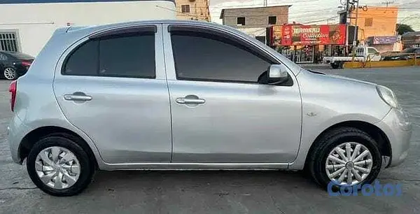 carros - Nissan March 2011 2