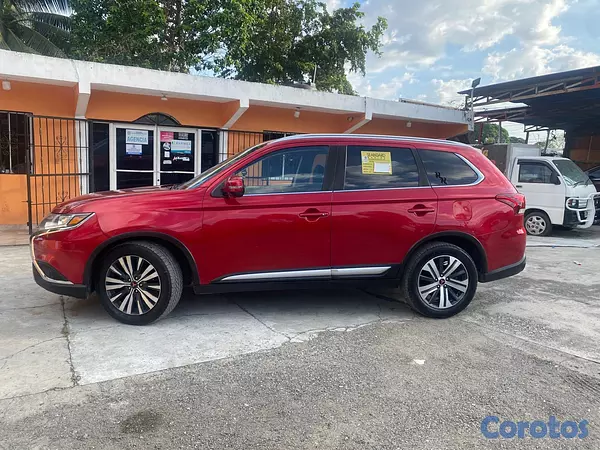 jeepetas y camionetas - Mitsubishi Outlander SEL 2020 4