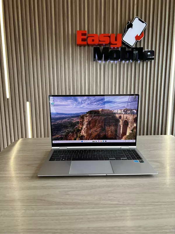 computadoras y laptops - BOOK 2 PRO 15.6" 360 i7 16/1TB INTEL IRIS XE  2