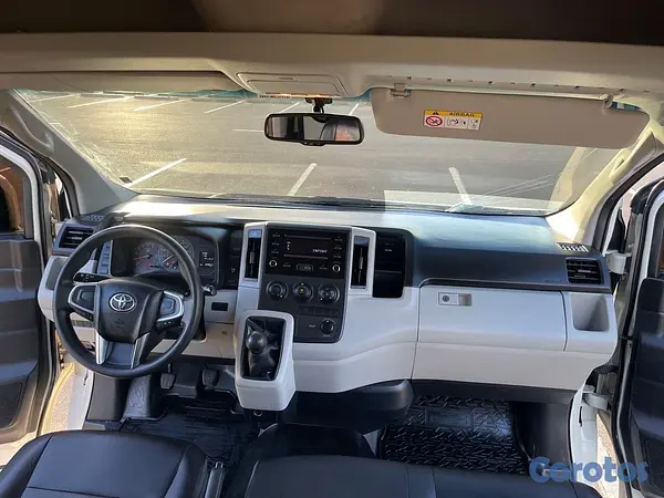 otros vehiculos - Toyota Hiace 2023- 15 Asientos  10