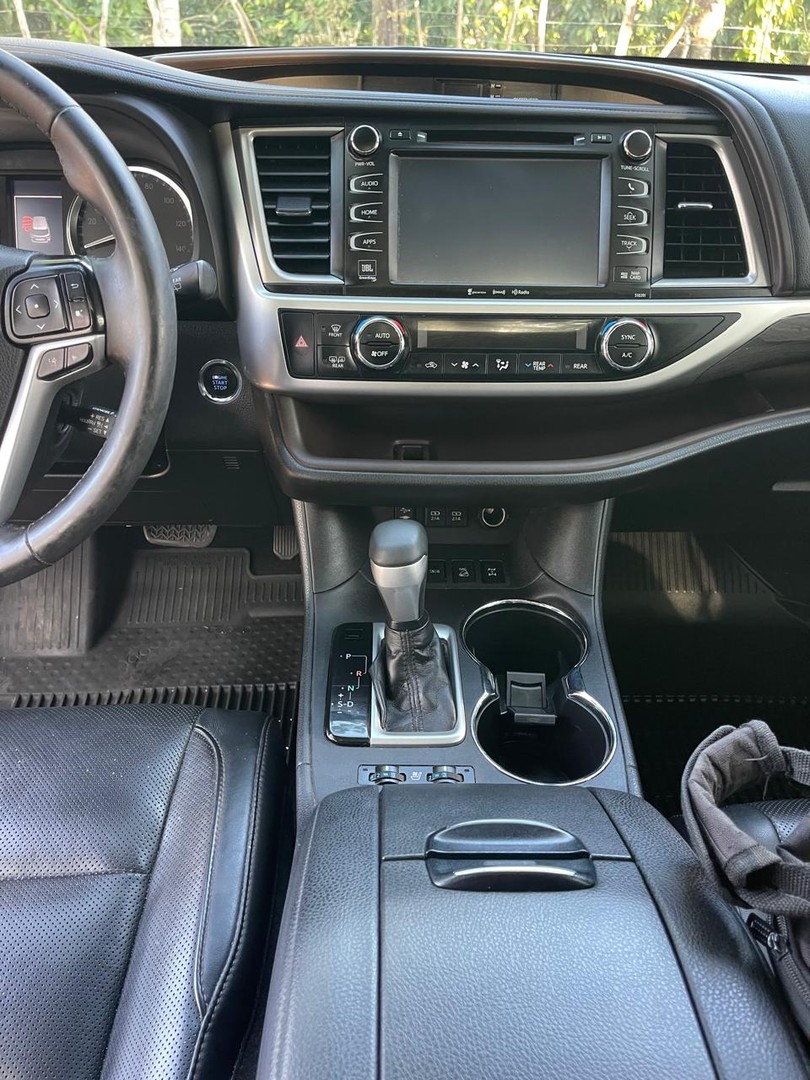 jeepetas y camionetas - 2019 Toyota Highlander Limited  8