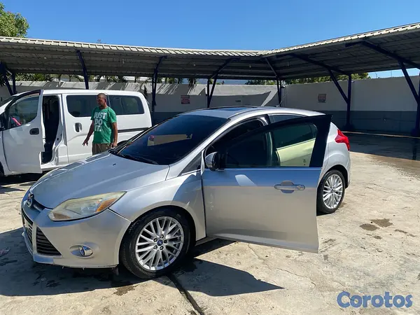 carros - Carro Ford Focus  4