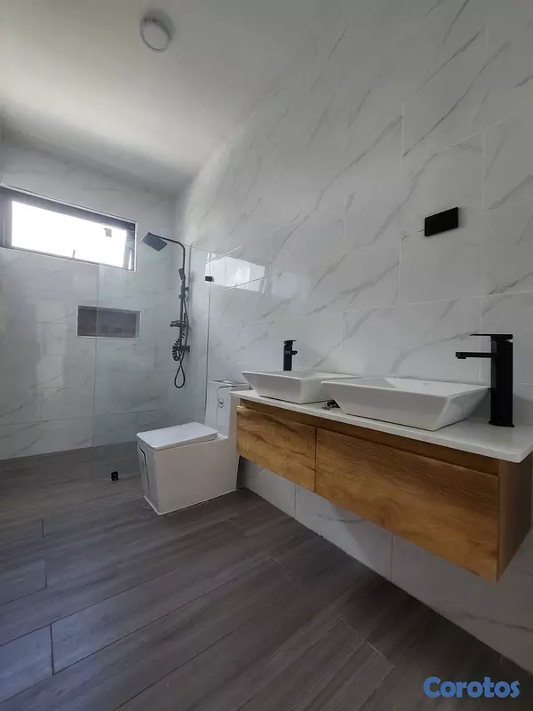 casas - venta de espectacular casa con piscina en la autopista de san isidro  17