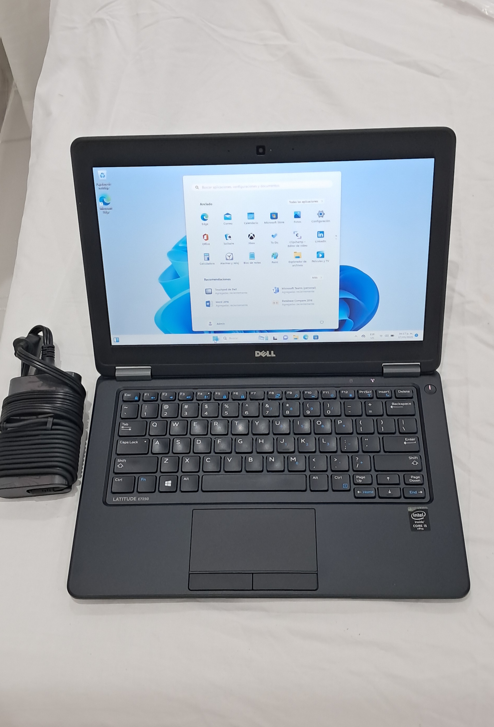 computadoras y laptops - Laptop Dell 7250 i5 256GB SSD 12GB RAM WINDOWS 11 4
