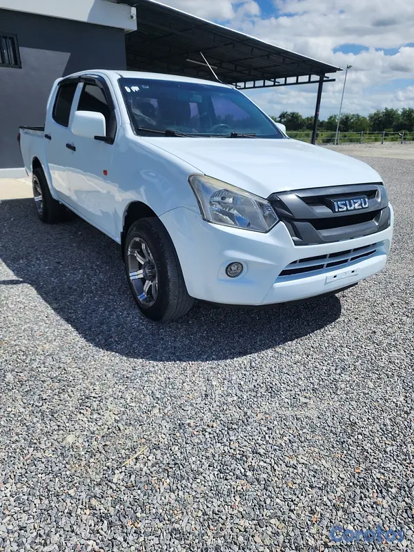 carros - 2017 Isuzu DMAX bajita 💎 4