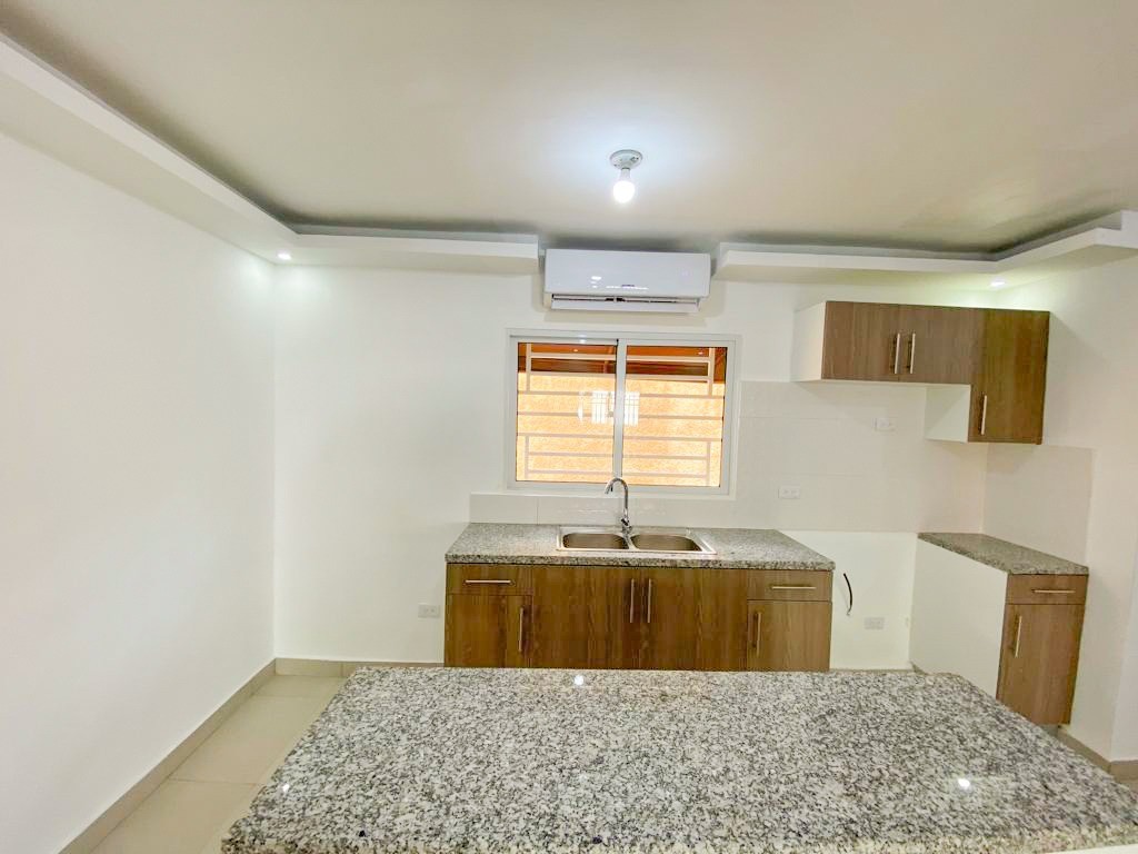 apartamentos - Vendo Apartamento en Santo Domingo Este  3