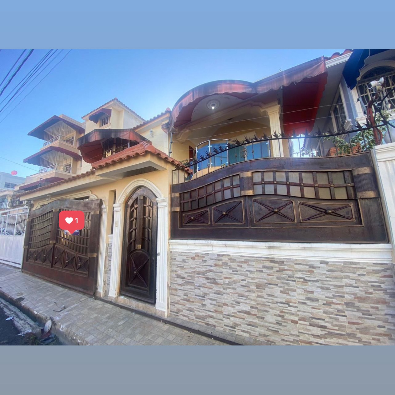 casas - vendo amplia casa de dos niveles en el mirador del este santo Domingo  0