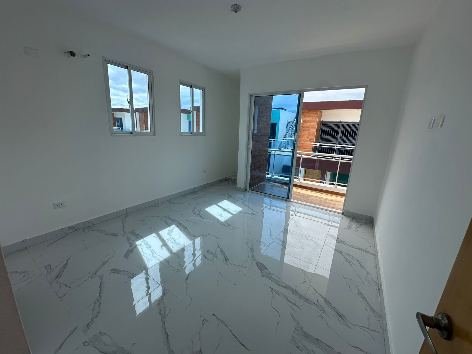casas - Casa con Piscina, balcón y azotea en Prado Oriental Próximo a la Av. Ecológica 4