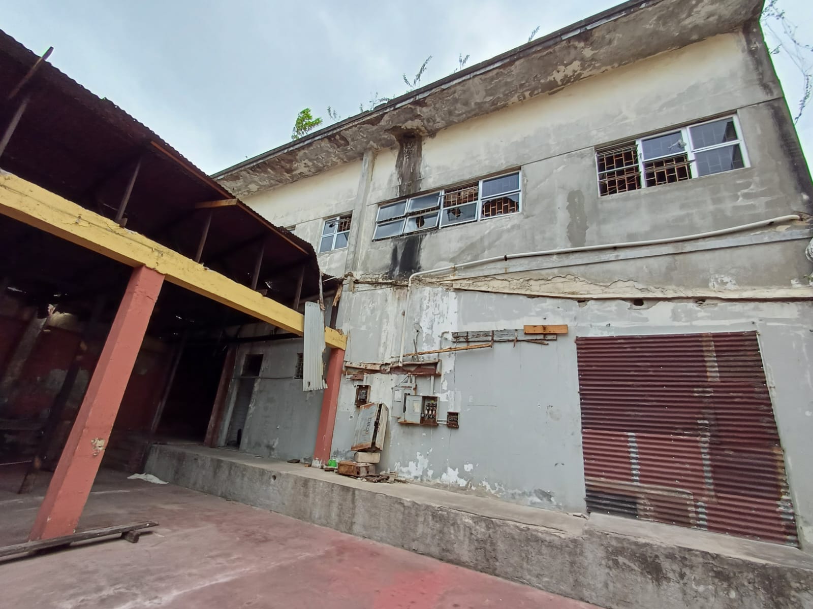 oficinas y locales comerciales - Nave a Remodelar Próximo a la Zona Colonial 1