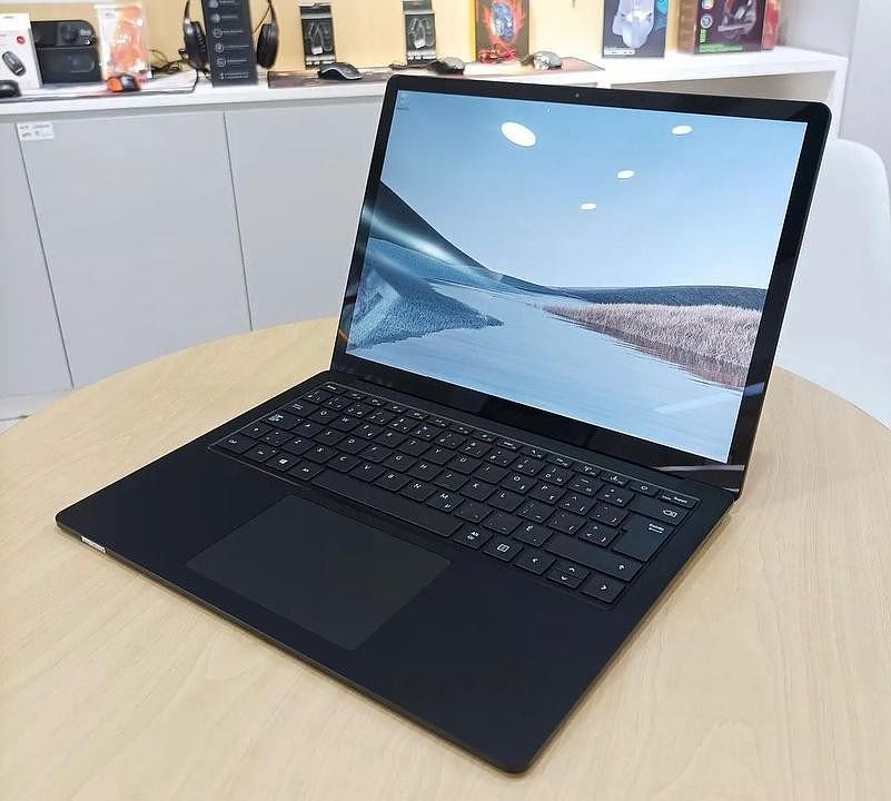 computadoras y laptops - Microsoft Surface Laptop 3 13.5"QHD 2K, Touch,Core i5 10th,8GB RAM, 512SSD,Nueva
