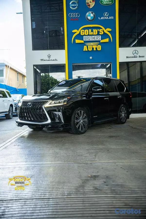 jeepetas y camionetas - Lexus LX570 2018 Clean Carfax 3
