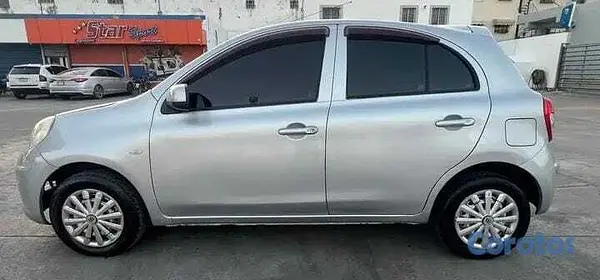 carros - Nissan March 2011 3