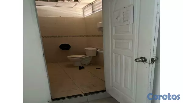 oficinas y locales comerciales - Alquiler Local Comercial Naco 1er Piso 136 Mts 2