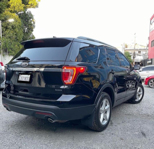 jeepetas y camionetas - Ford Explorer xlt 2016 3