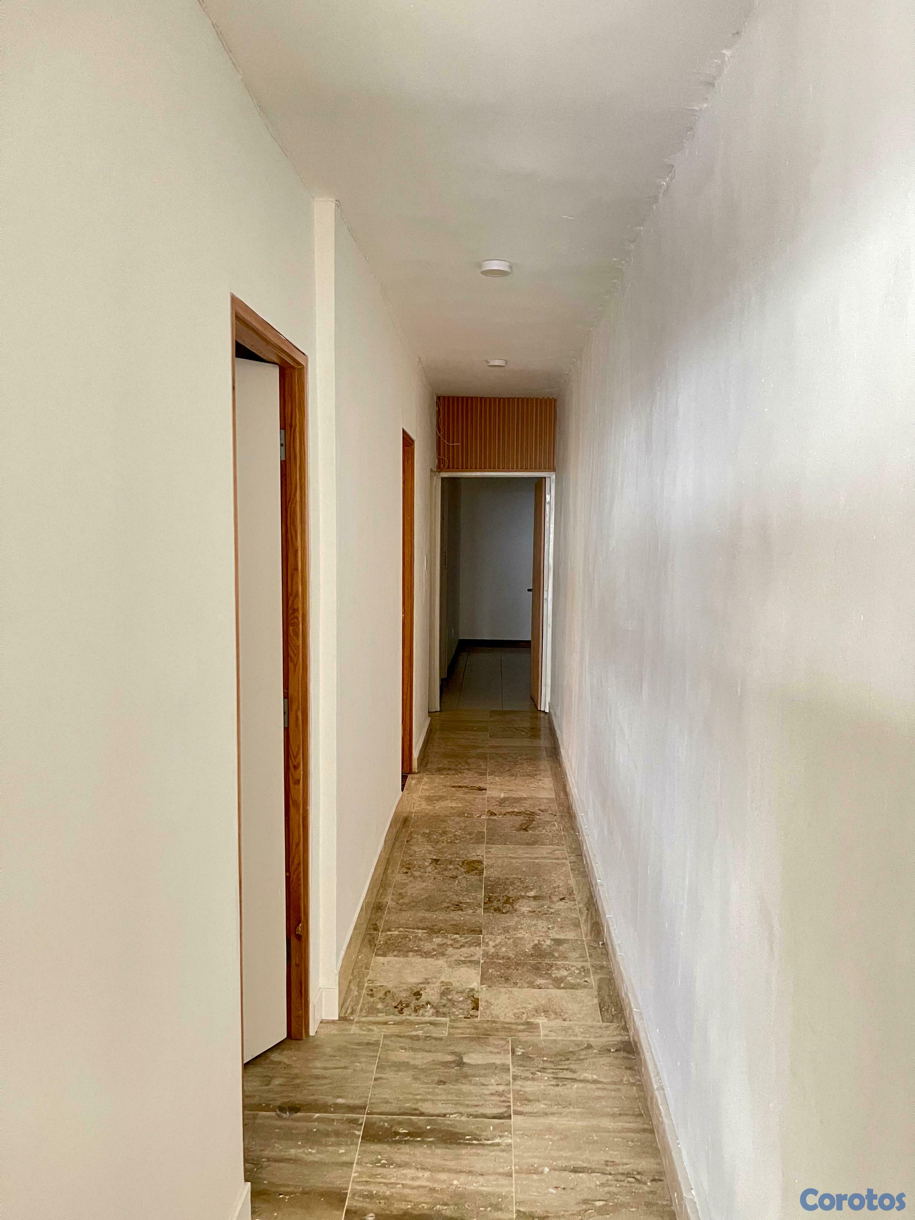 oficinas y locales comerciales - Alquilo local para negocio u oficina en Evaristo Morales  4