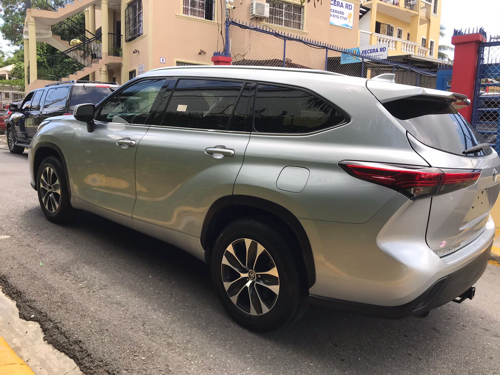 jeepetas y camionetas - TOYOTA HIGHLANDER XLE 2020 5