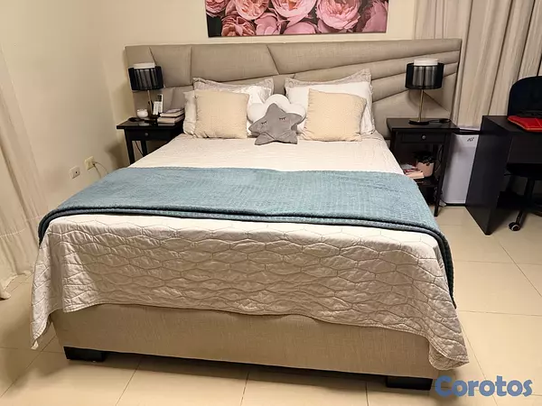 muebles y colchones - Base de cama Queen 80x60 + 2 mesas de noche con topes en cristal.  2