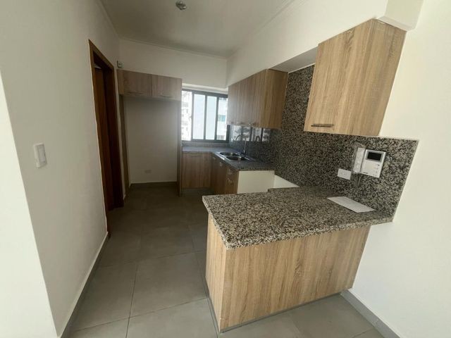 apartamentos - Apartamento en venta #24-1158 con 2 cómodas habitaciones,  ascensor, vista.