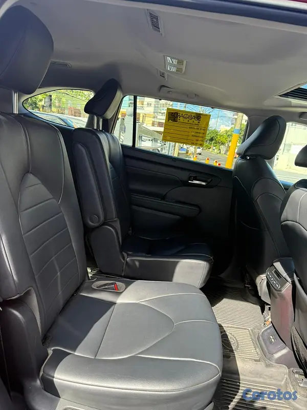 jeepetas y camionetas - Toyota highlander XLE  2020 5