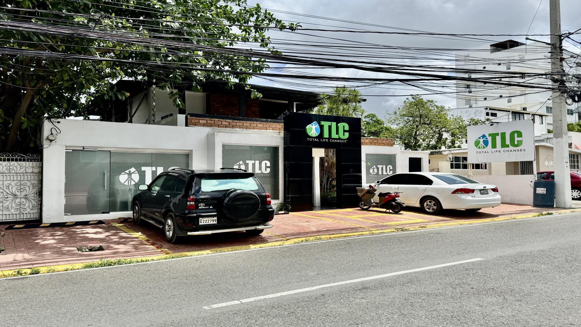 oficinas y locales comerciales - LOCAL COMERCIAL CON EXCELENTE UBICACION EN LOS JARDINES METROPOLITANOS SANTIAGO 0