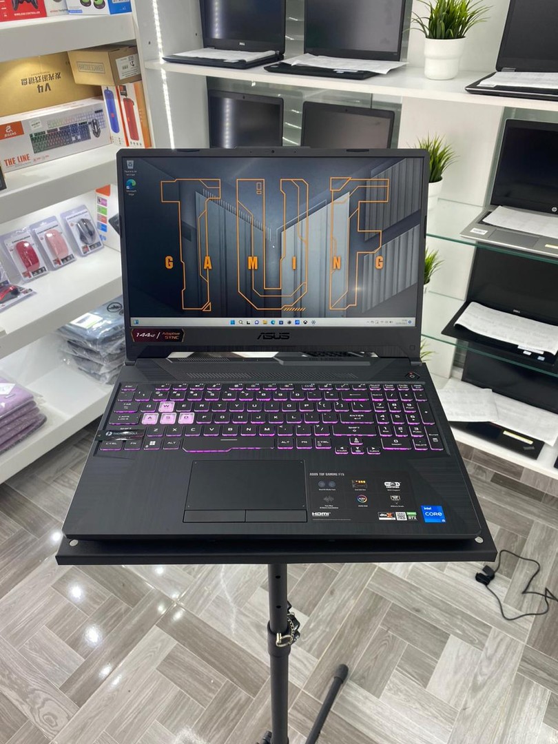 computadoras y laptops - Laptop Gaming Asus 15.6 i5 11th Gen 16GB RAM 512GB SSD Windows 11 Pro
