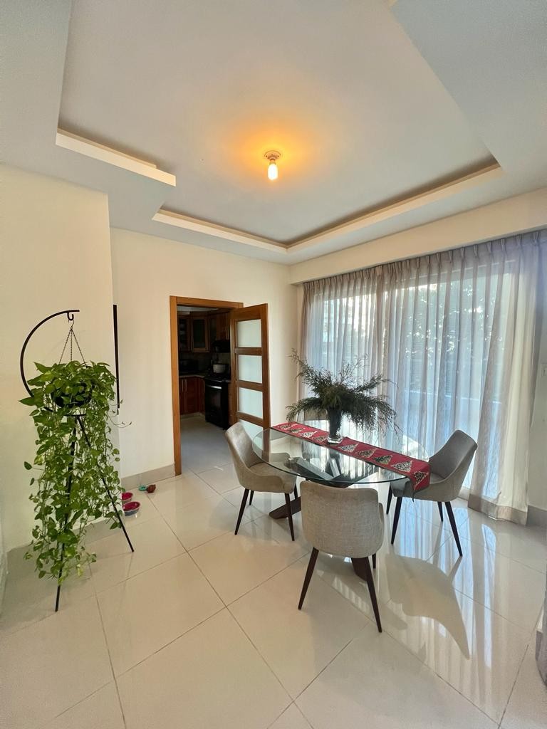 apartamentos - Naco
Vendo 2da con terraza, excelente ubicación y distribución con 162 metros. 3
