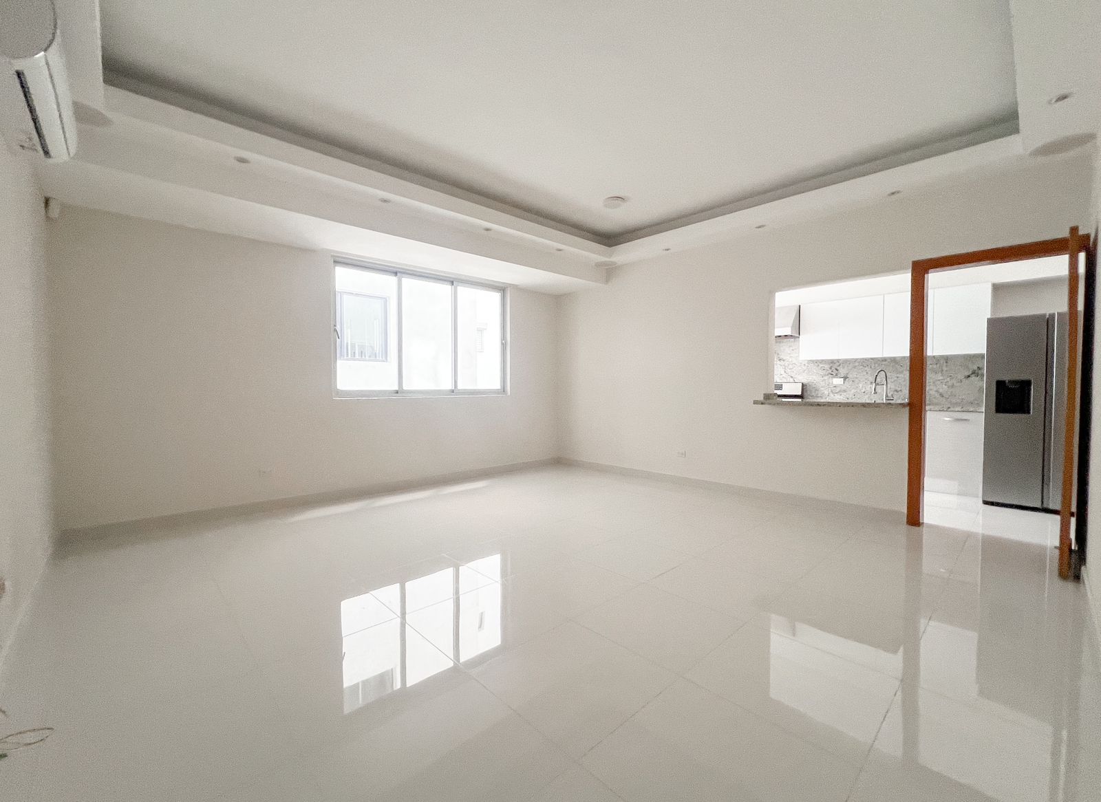 apartamentos - Paraiso, Apartamento C/L Blanca En Alquiler 