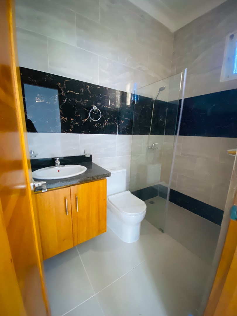 casas - CASA EN VENTA EN SANTIAGO DE LOS CABALLEROS PRÓXIMO A LOS REYES  9