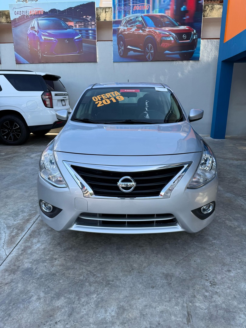 carros - nissan versa sv  2