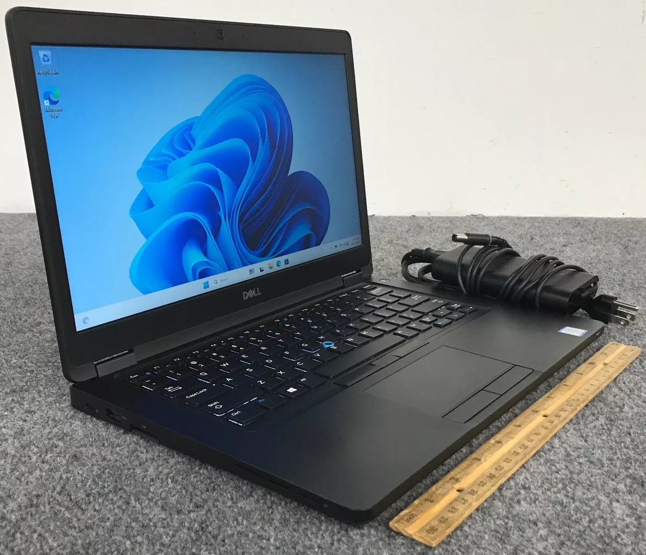computadoras y laptops - Laptop Dell core i5 8va 8gb ddr4 256ssd