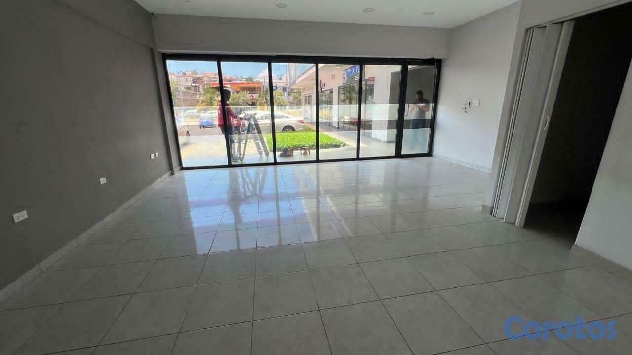oficinas y locales comerciales - Local en Alquiler – Plaza Colinas 3, Santo Domingo Oeste. 4