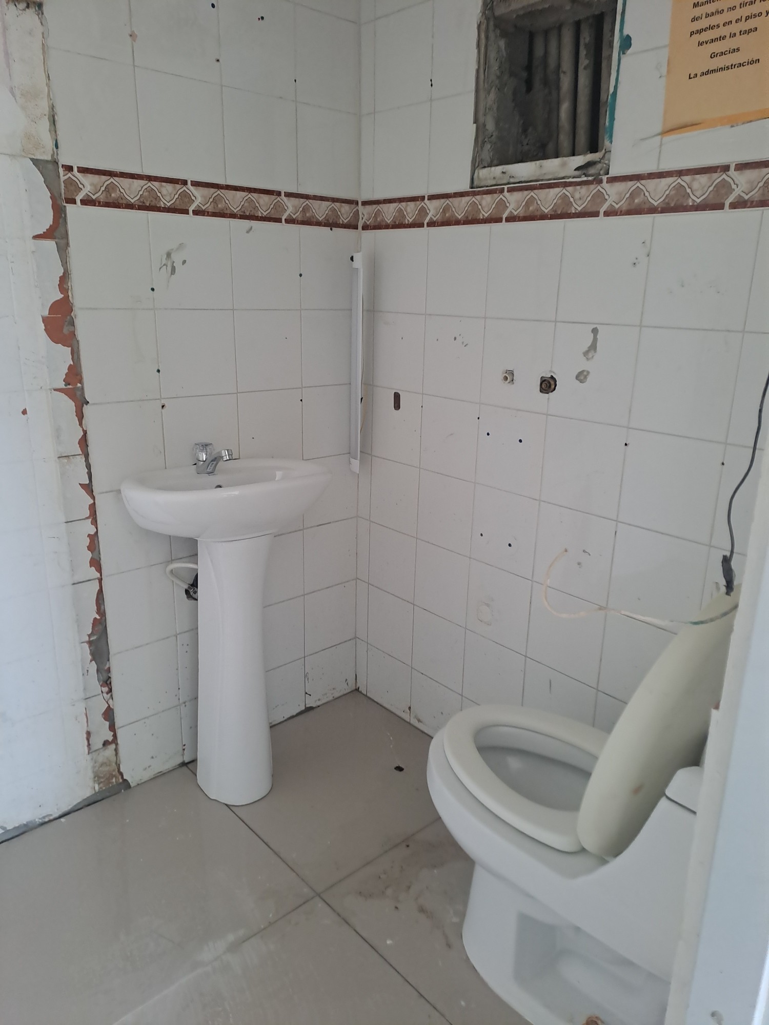 oficinas y locales comerciales - Alquilo local 1er piso 98 mts arroyo todo viejo  2