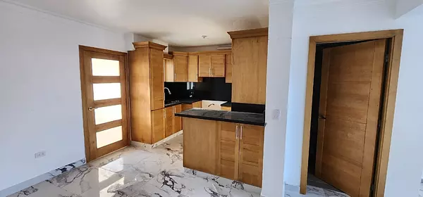 apartamentos - Apartamento Segundo Piso con Terraza, Corales del Sur. VENDIDO 7