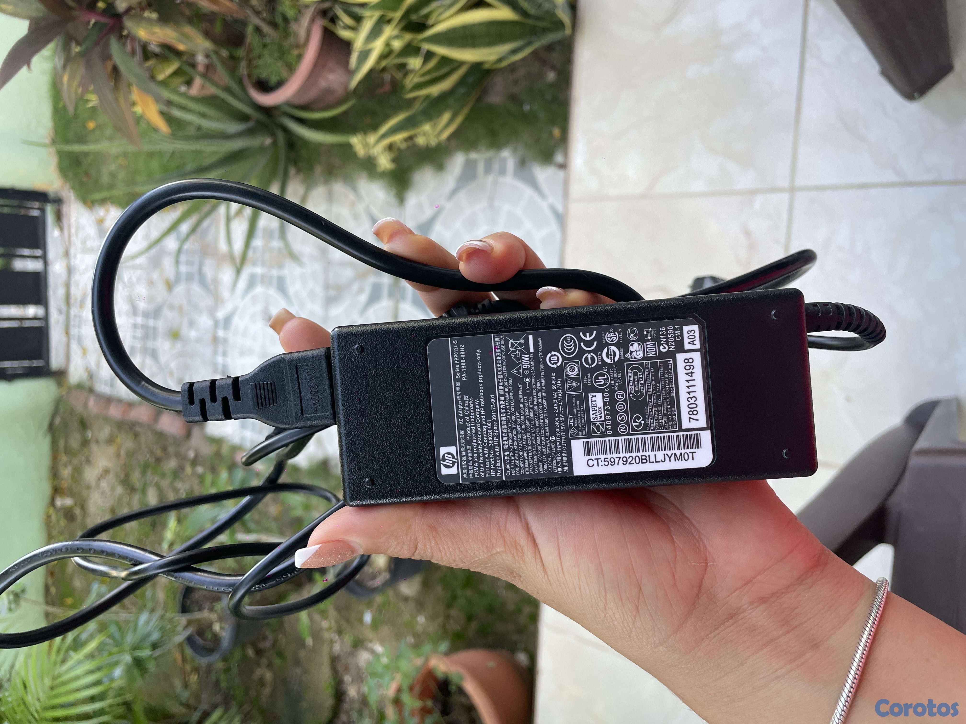 accesorios para electronica - se vende cargadores original 
uno de la marca del 
uno de la marca hp 2