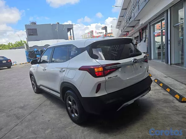 jeepetas y camionetas - KIA SELTOS 2022 BLANCO DIESEL 15