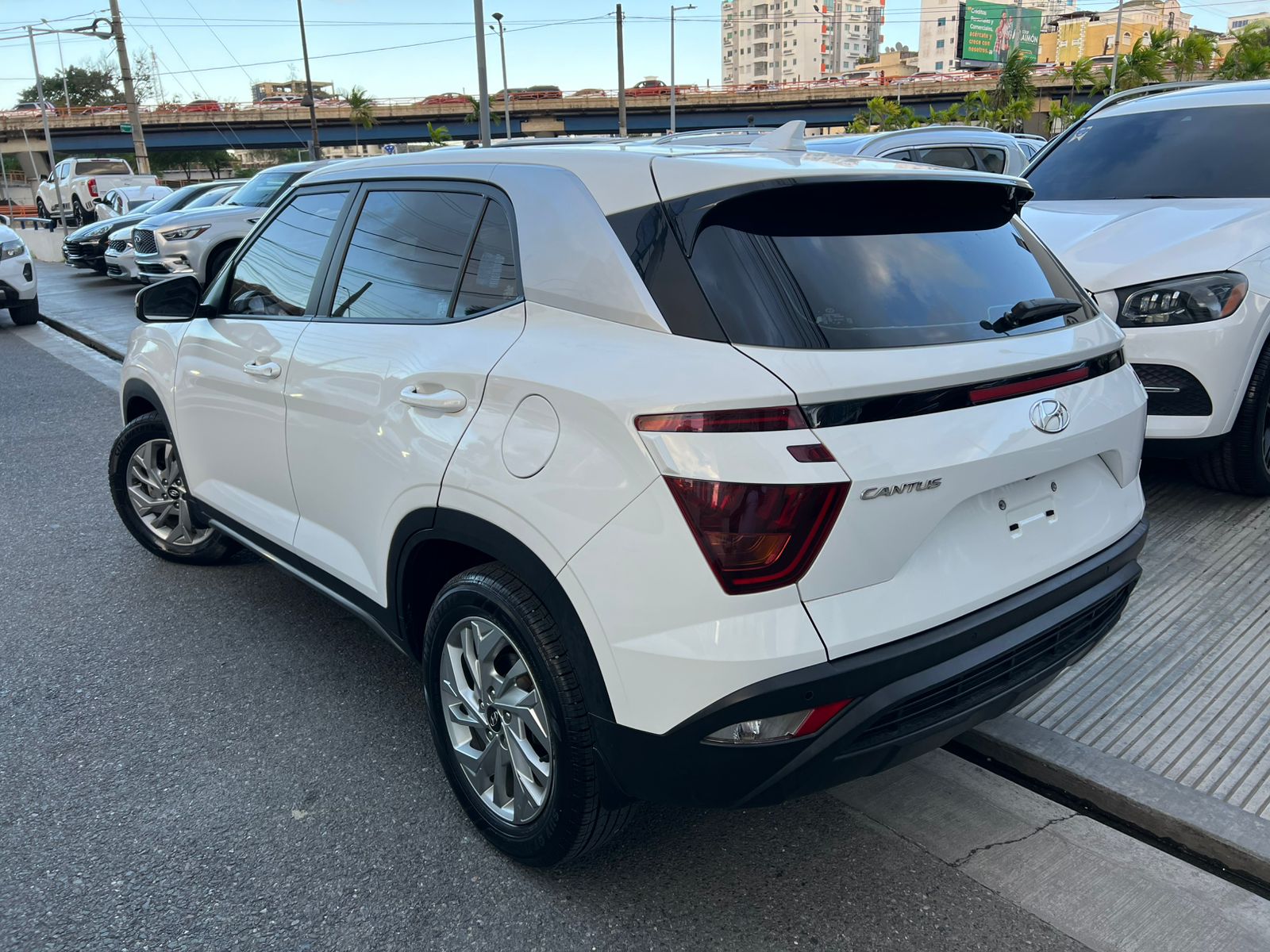 jeepetas y camionetas - HYUNDAI CANTUS 2022  7