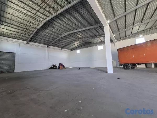 oficinas y locales comerciales - Nave Industrial con Oficinas en Parque Industrial | San Isidro
 2