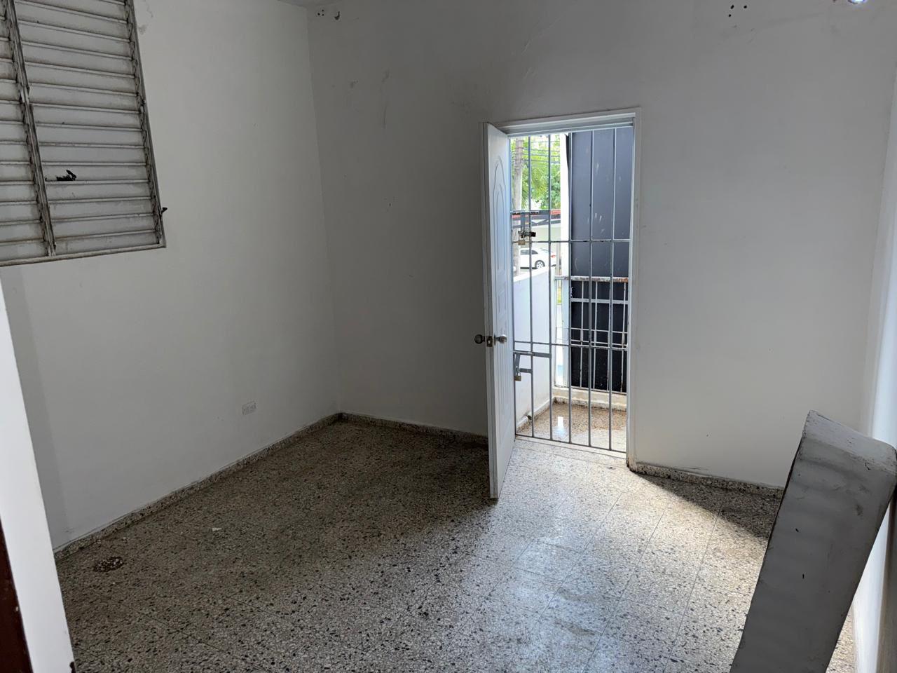 oficinas y locales comerciales - Alquiler Local Comercial, Av Enriquillo 9