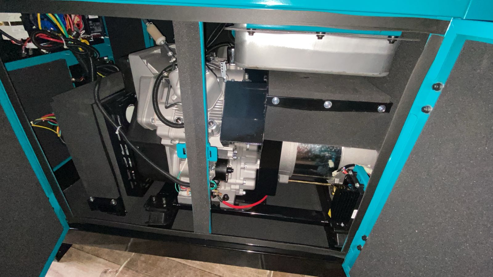 construccion e industrial - Planta eléctrica 16KW 2 pistones diésel semi silen 5