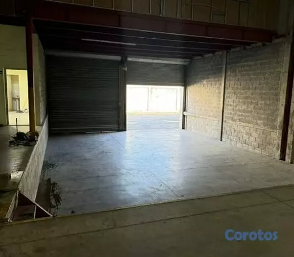 oficinas y locales comerciales - Alquilo Nave 1,000 mts  en los Alcarrizos 2