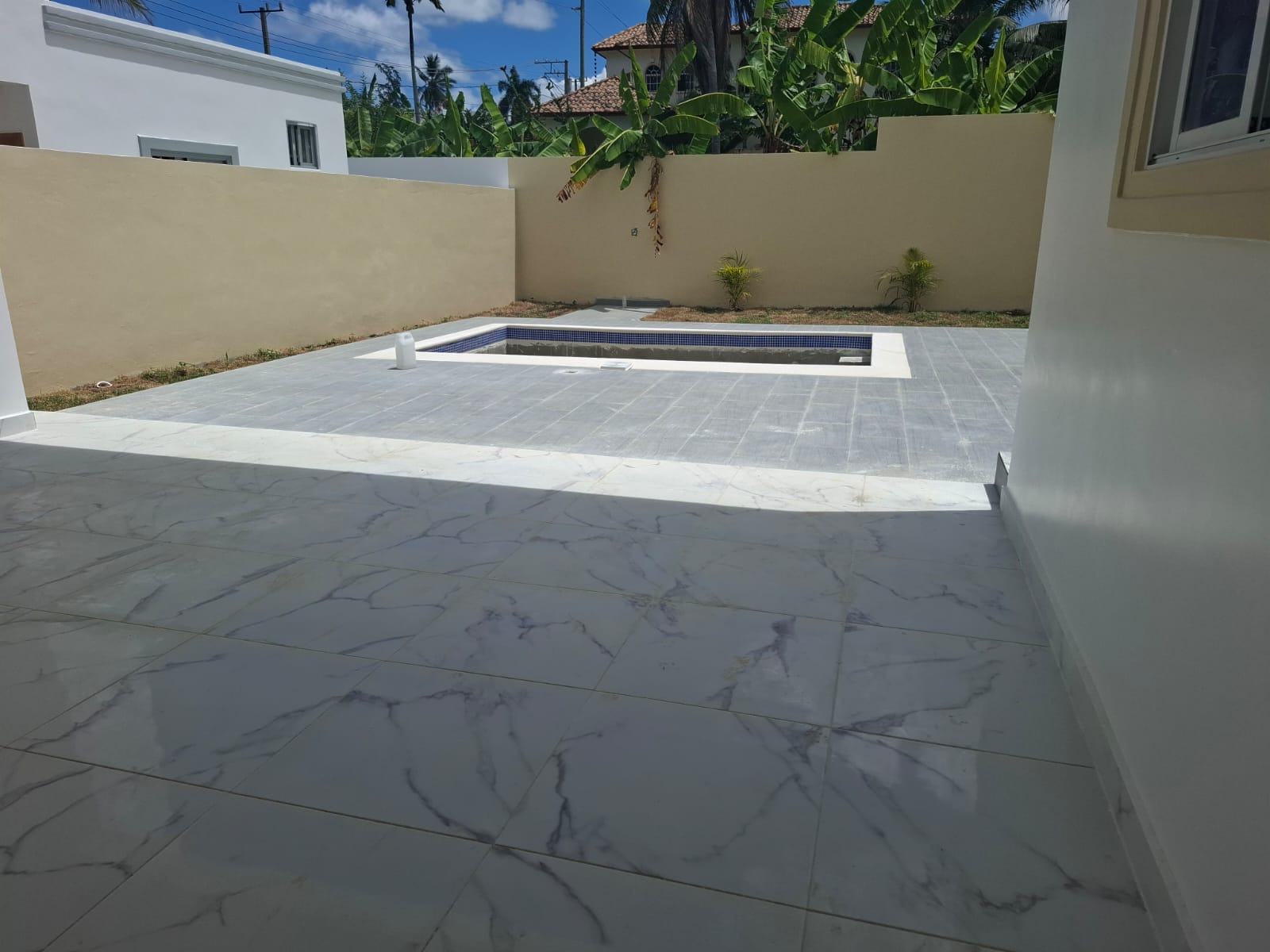 casas - CASA DE LUJO A MINUTOS DE PLAYA EN RESIDENCIAL 7