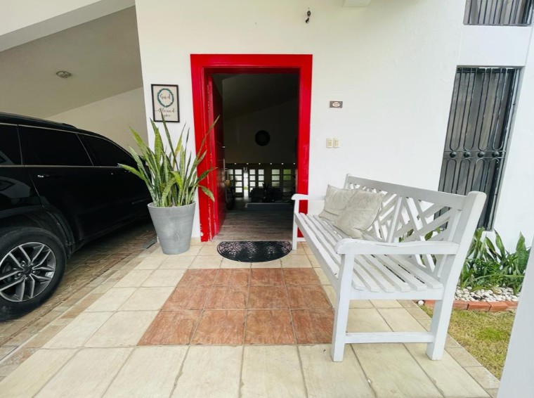 casas - Alquiler de Casa en Urb Fernandez Distrito Nacional 1