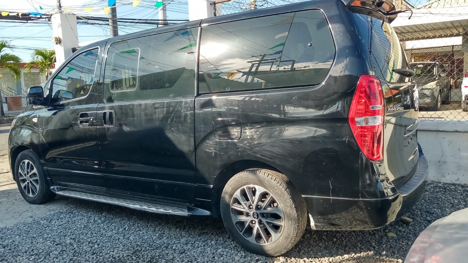 jeepetas y camionetas - HYUNDAI GRAND STAREX 2020 NEGRADESDE: RD$ 1,750.100 6
