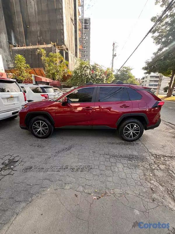 jeepetas y camionetas - Venta de Rav4 2020 2